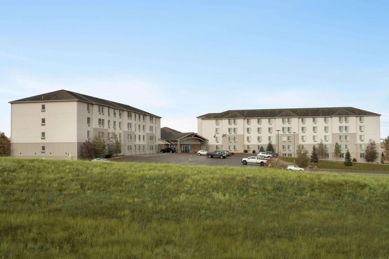 Bakken Airport Xwa Hotel & Studios Уилистън Екстериор снимка